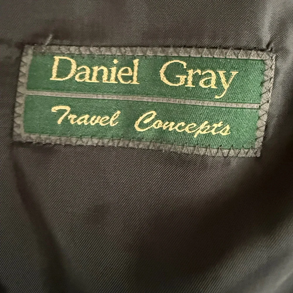 Daniel Gray Mens 42L 36W Wool Navy Pinstripe 2 Piece Suit SK Travel Concepts